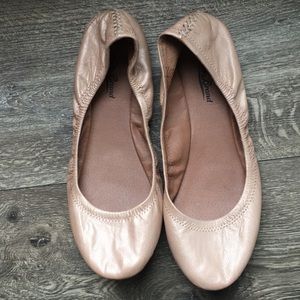 Rose gold 8 1/2 lucky flats